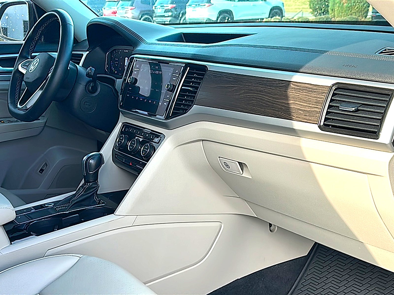 2022 Volkswagen Atlas 2.0T SE w/Technology