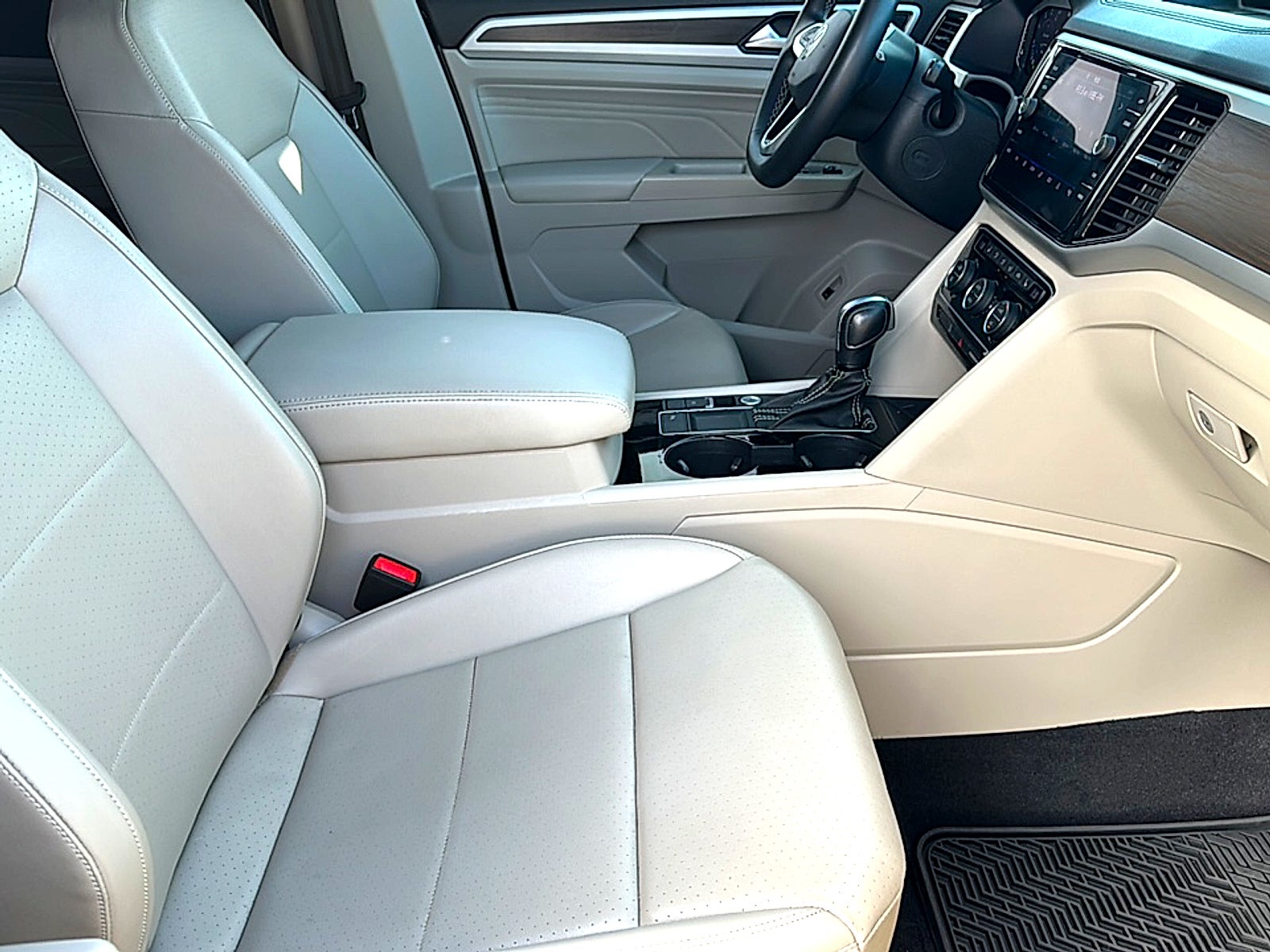 2022 Volkswagen Atlas 2.0T SE w/Technology