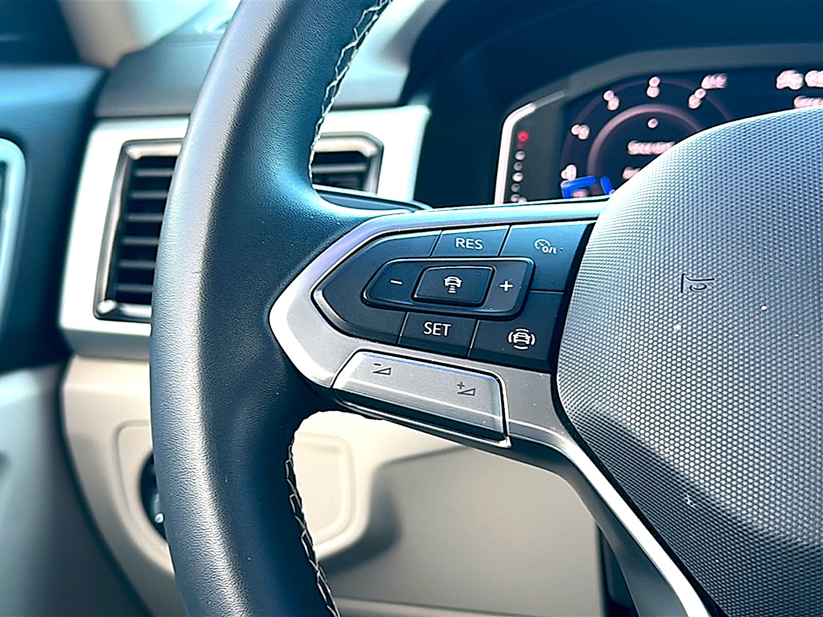 2022 Volkswagen Atlas 2.0T SE w/Technology