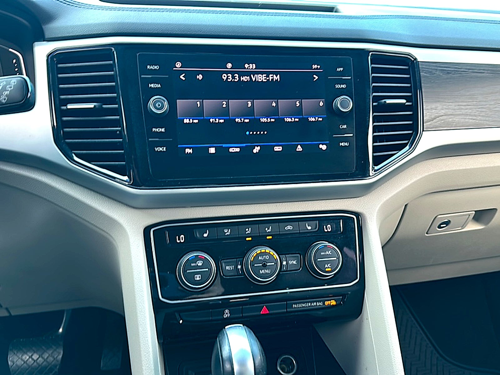 2022 Volkswagen Atlas 2.0T SE w/Technology